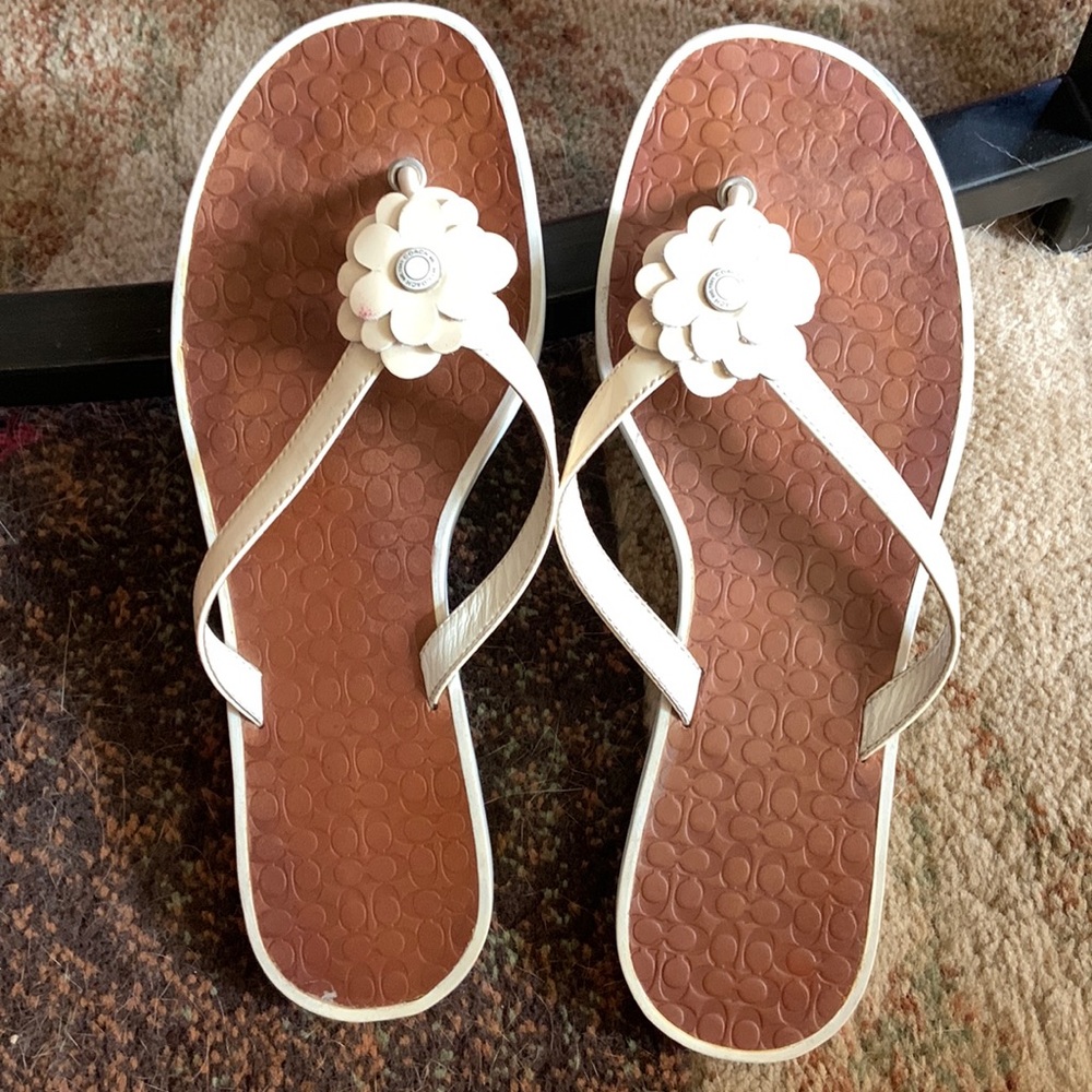 SOLD! Women’s Coach 🌸 flower flip flops